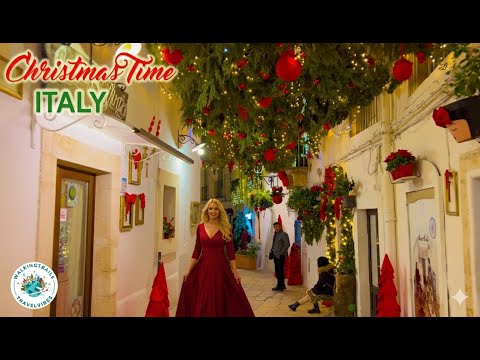 Magical Christmas in Italy 🇮🇹 | Walking Tour of Locorotondo & Alberobello 4K Ultra HD