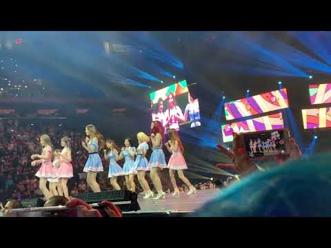 FROMIS_9 KCON NY 2019 DKDK + LOVE BOMB