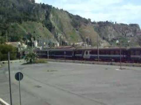 Treno EXP 1931 "Freccia della Laguna" a Taormina