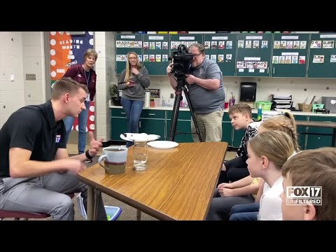Weather Experiment: Making it rain in a jar