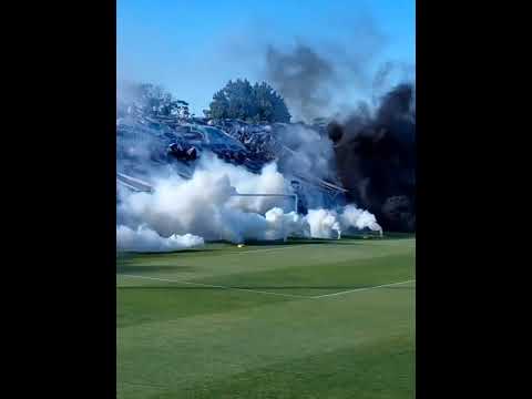 "Recibimiento de Gimnasia en el ascenso" Barra: Los Famosos 33 &bull; Club: Gimnasia y Esgrima de Mendoza