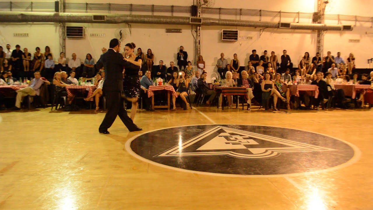 Video thumbnail for Magdalena Valdez & Roberto Zuccarino en Milonga Malena Sunderland Club 3/4