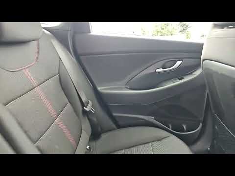 Hyundai i30 Petrol Deluxe Nline - Image 2