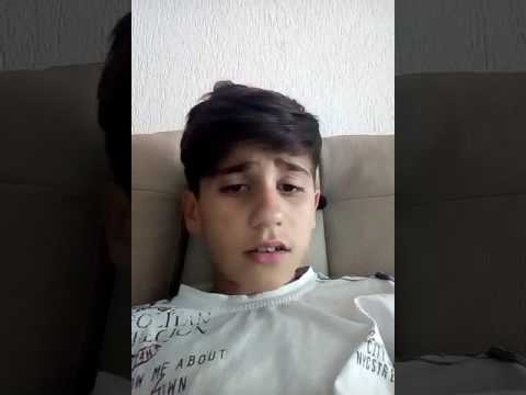 Muhamedi duke kenduar keng vajtuse