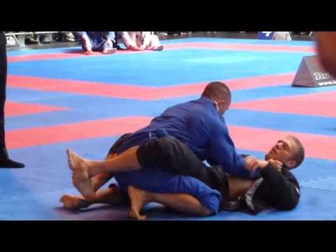 Nicolas Gregoriades vs Leo Queiroz - BJJ British Open 2013 - Black Adult - Medium-Heavy