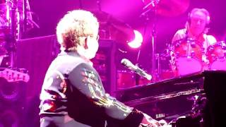 Download lagu Billy Joel And Elton John-Uptown Girl-Live in Portland mp3 Download lagu Billy Joel And Elton John-Uptown Girl-Live in Portland mp3