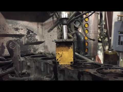How to remove cylinder liner from Detroit Series 60 12.7