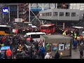 Aankomst spelersbus Ajax bij De Kuip