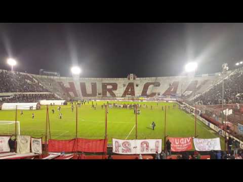 "Huracán esta es tu hinchada la que tiene aguante!" Barra: La Banda de la Quema • Club: Huracán