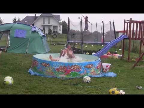 CZ4-Wakacyjne zabawy w Wigwamie na Kruszyn Arenie -Przewrotki w basenie -Dominik