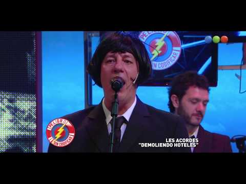 Les Acordes en vivo: "Demoliendo Hoteles" - Peligro Sin Codificar