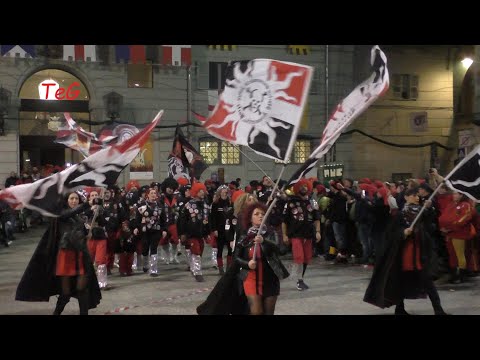 Aranceri in piazza sabato sera - Carnevale Ivrea 2023