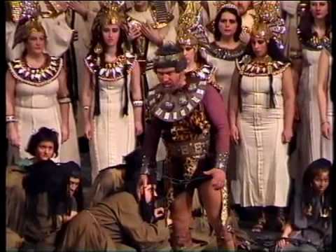 Gheorghe Mogosan as Amonasro