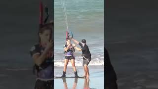 What a kitesurf fail 🤯🤣 Kite flying away!