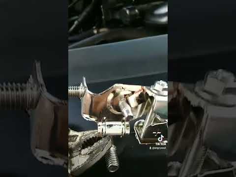 Replacing Positive Battery Terminal Due To Corsion On Ford Expedition With Dorman