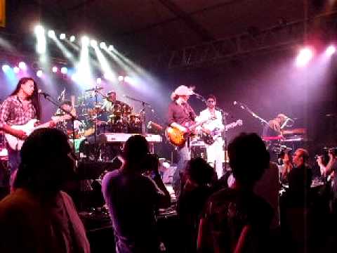 Daryl Hall & Chromeo "Adult Education" Live @ Bonnaroo 2010