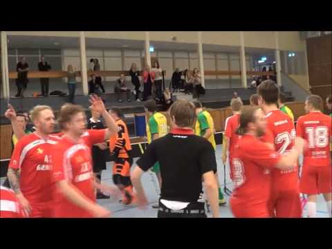 Slutsignal och efterföljande firande på planen när Grimsta är klara för Ettan!