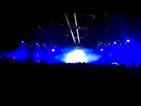 Paul Van Dyk @ Brooklyn Hangar - Alex M.O.R.P.H. - Not All Superheroes Wear Capes
