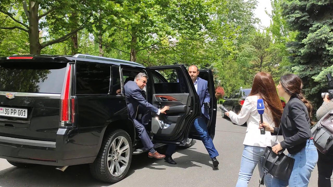 Կարեն Կարապետյանը ժամանեց ԱԺ