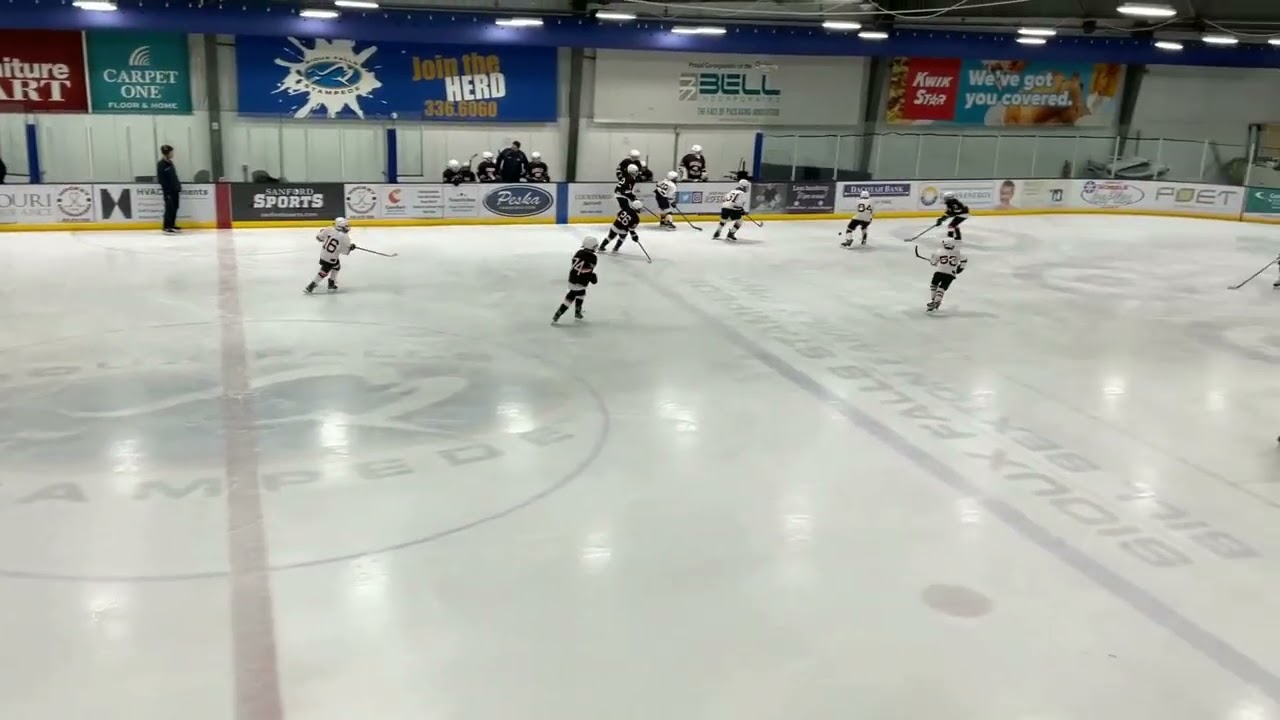 Game 01: 3-1 Flyers, Bentley snipes a shot, huge play from Easton