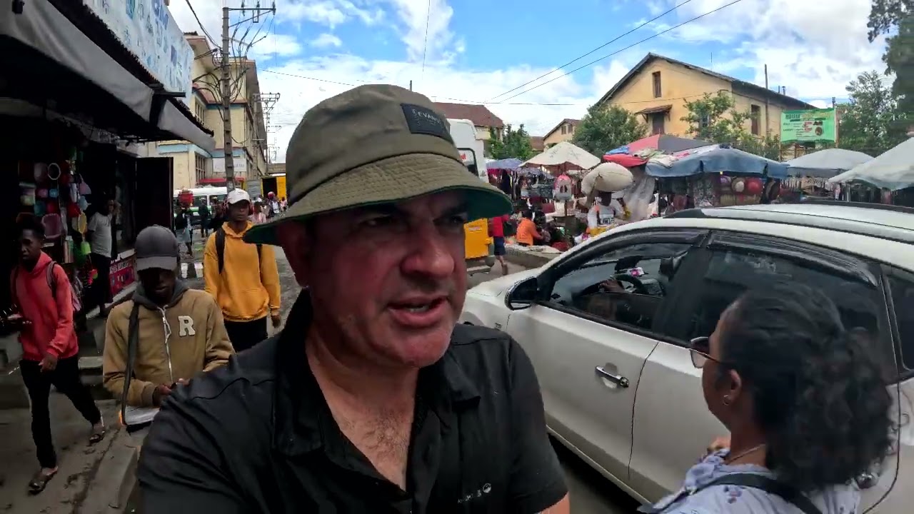 MADAGASCAR! The craziest streets of Antananarivo!