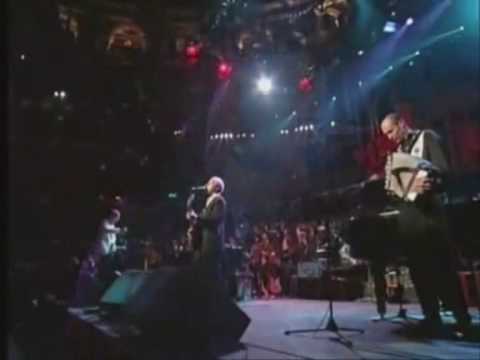 Mark Knopfler performing Brothers in arms. Rome performing the Colosseo