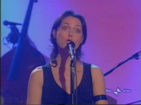 Stefano Bollani, Petra Magoni, Ferruccio Spinetti - Dammi 100 Lire I Will Survive