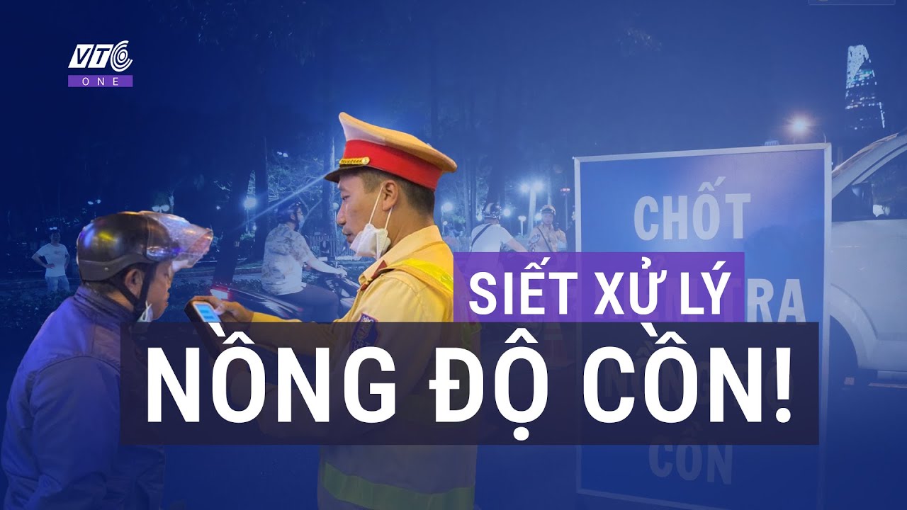 Thổi nồng độ cồn: Đi xe máy có thể mất bằng gần 2 năm