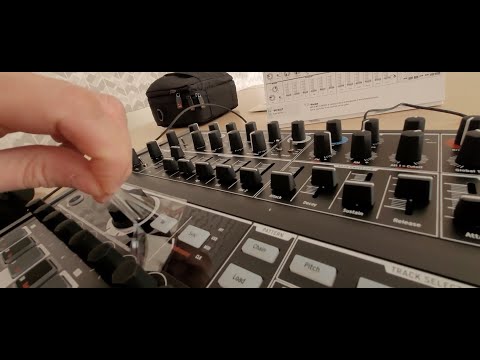 Arturia Minibrute 2S Noir | Unboxing | First patches | No talking
