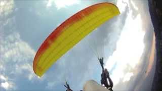 preview picture of video 'Pipe Velasquez - Acro Tandem (Parapente)'