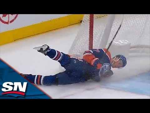 Connor McDavid Shaken Up After Falling Hard Into Post vs. Penguins