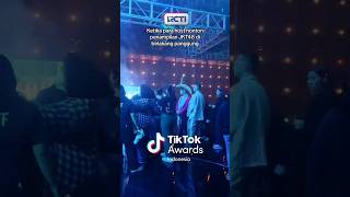 Download lagu JKT 48 - REAKSI ARTIS NONTON JKT48 Di TikTok Award Indonesia 2023 #jkt48 #jkt48newera mp3