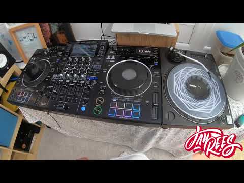 First time scratch on Pioneer XDJ XZ using Serato DVS add-on