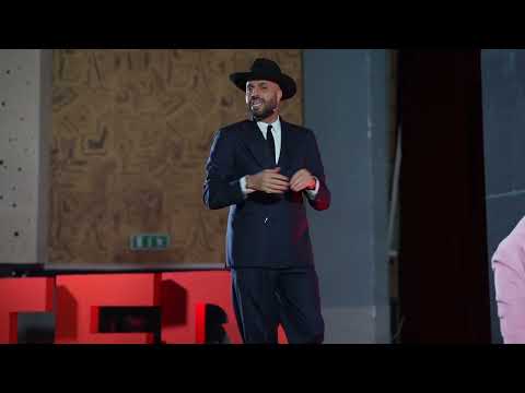 La felicità è nascosta ovunque, basta cercarla | Jonathan Kashanian | TEDxVibo Valentia
