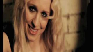 Emilia de Poret &quot;Pick Me Up&quot;