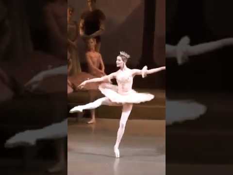 Alina Somova as Raymonda🥰 #ballet #mariinsky #variation #raymonda #alinasomova #entrance #dance