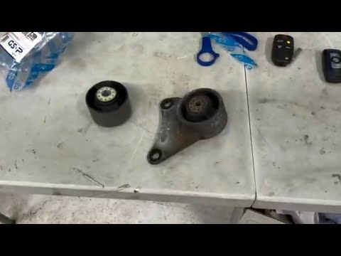 Changing Gearbox Mount Bush On Citroen Saxo 1.1 or Peugeot 106 205 101PC0530 517859