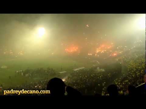 "El Mejor Recibimiento de la Historia - Hinchada de Peñarol - Barra Amsterdam" Barra: Barra Amsterdam &bull; Club: Peñarol &bull; País: Uruguay