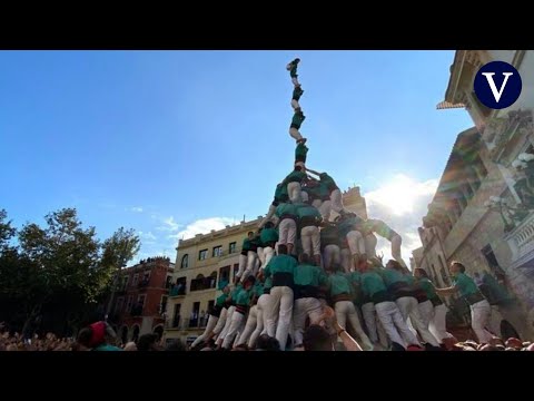Spanish Pyramid Builders Castellers de Vilafranca Make History With A Nine-Level Tower