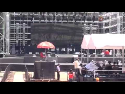 140322 SNSD rehearsal HEC Vietnam- Genie