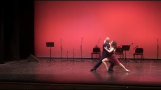 Juana García y Julio Robles - "Manos Brujas"