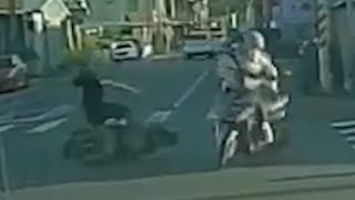 【車禍影片】轉得瀟灑，跌得舒爽（2025.11.05 高雄市大社區中正路與中仁路口