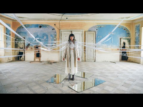 Vesna & Věra Martinová - Bílá laň