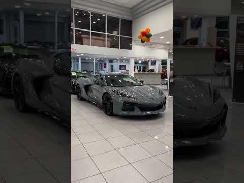 Sea Wolf Gray on the C8 Corvette Z06 looking absolutely 🔥