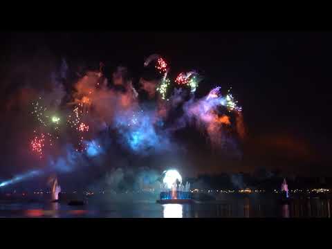 4K Illuminations Holiday Ending at Epcot