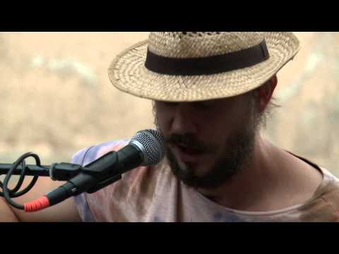 Nut Cane "Autobus" spontaniczny koncert przed kinem Zdrowie Sokołowsko 2014