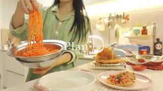 Download lagu Making My Own Pajamas, Carrot Jjajang, Shrimp Baechu Katsu, Marshmallow Americano & A Lot of Carrots mp3