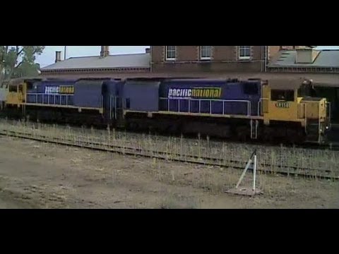 Stawell Station Cam 25th feb 2013  2x  XR558?+XR555? light engine to Ararat and returning