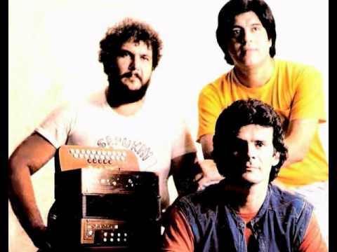 Antonio Tarrago Ros / Leon Gieco / Isaco Abitbol - Cachito Campeon de Corrientes