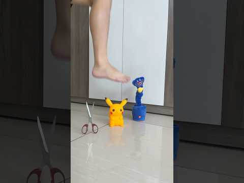 This Is How To Catch A Pikachu And Huggy Wuggy